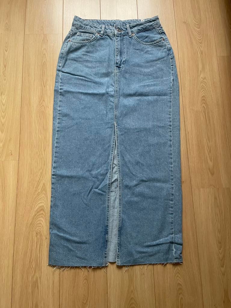 Jeansrok met split achter. Maat 38., Maat 38/40 (M), Zwart, Ophalen of Verzenden, Zo goed als nieuw