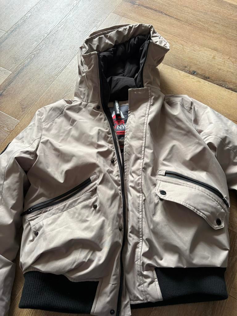 Superdry winterjas nooit gedragen, Ophalen of Verzenden, Nieuw, Beige