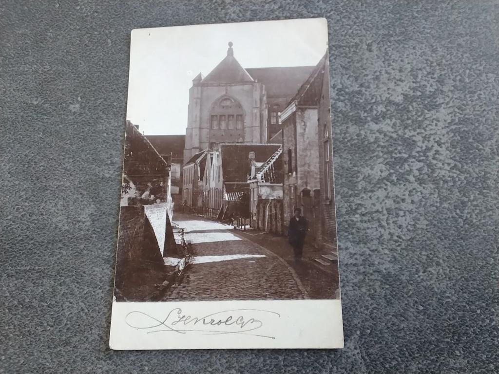 Fotokaart Veere achter de kerk ca 1920, Gebruikt, Foto, Ophalen of Verzenden, Gebouw