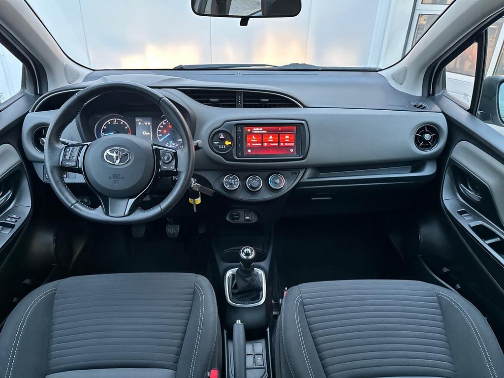 Toyota Yaris 1.0 VVT-i Connect CAMERA / AIRCO (bj 2019), Stof, Euro 6, Bedrijf, Handgeschakeld