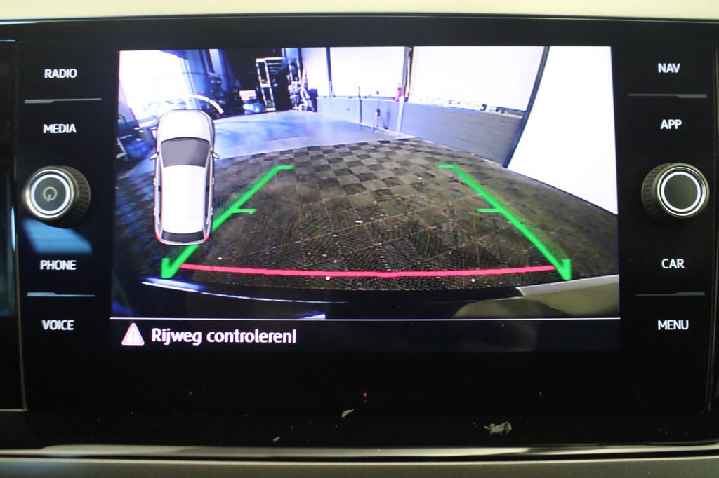 Volkswagen Polo 1.0 TSI Comfortline R-line *Pasen Geopend!*, Stof, Gebruikt, Lichtsensor, Bedrijf