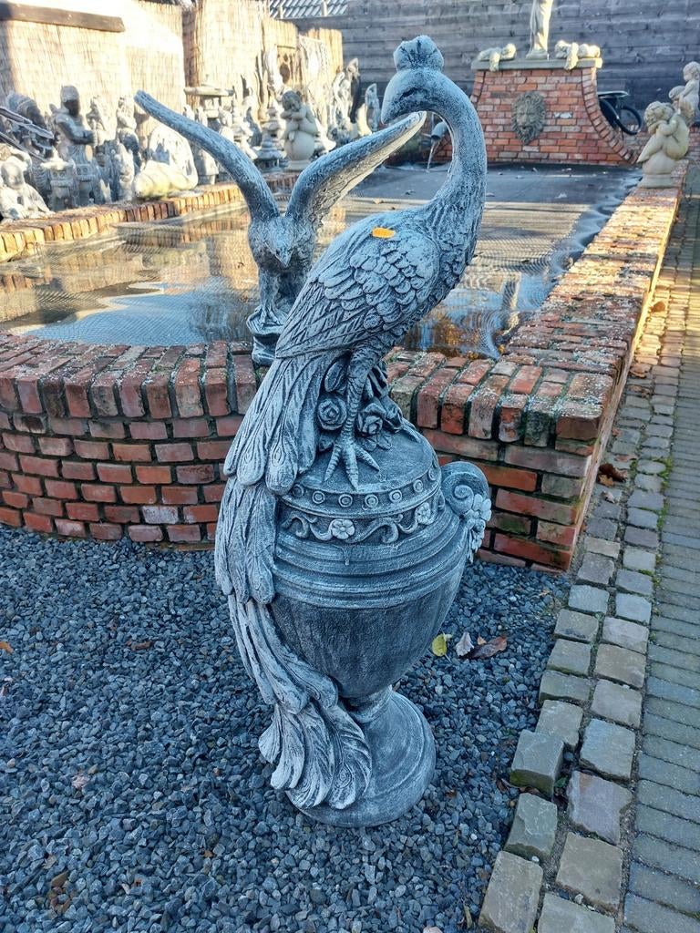 Pauw op Vaas, Ophalen, Nieuw, Beton, Dierenbeeld