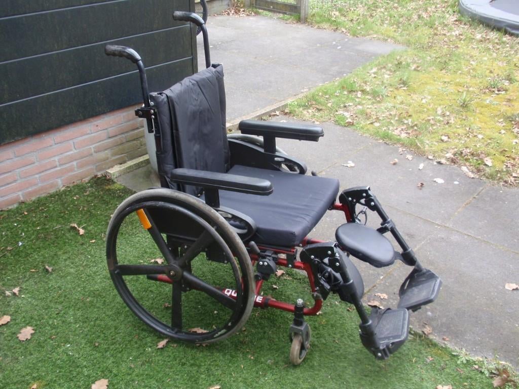 Quickie rolstoel met opklapbare voetsteunen, Ophalen, Inklapbaar, Gebruikt, Duwrolstoel