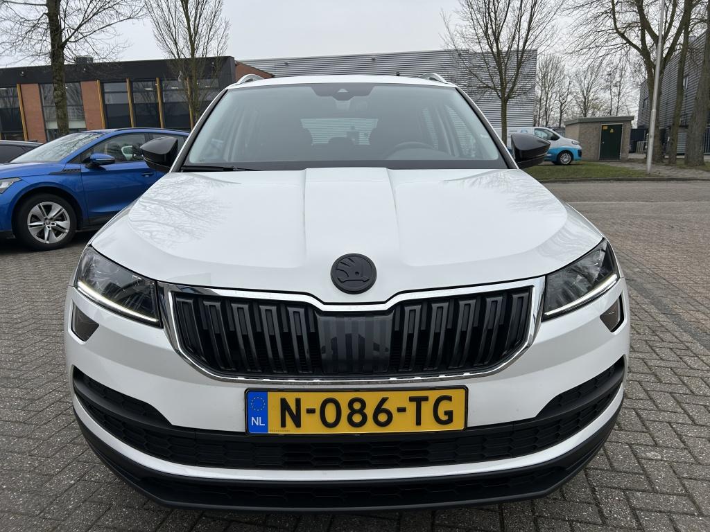 Skoda Karoq 1.0 TSI Style Bus. NAV CAMERA CARPLAY LED., Stof, Gebruikt, Euro 6, 116 pk