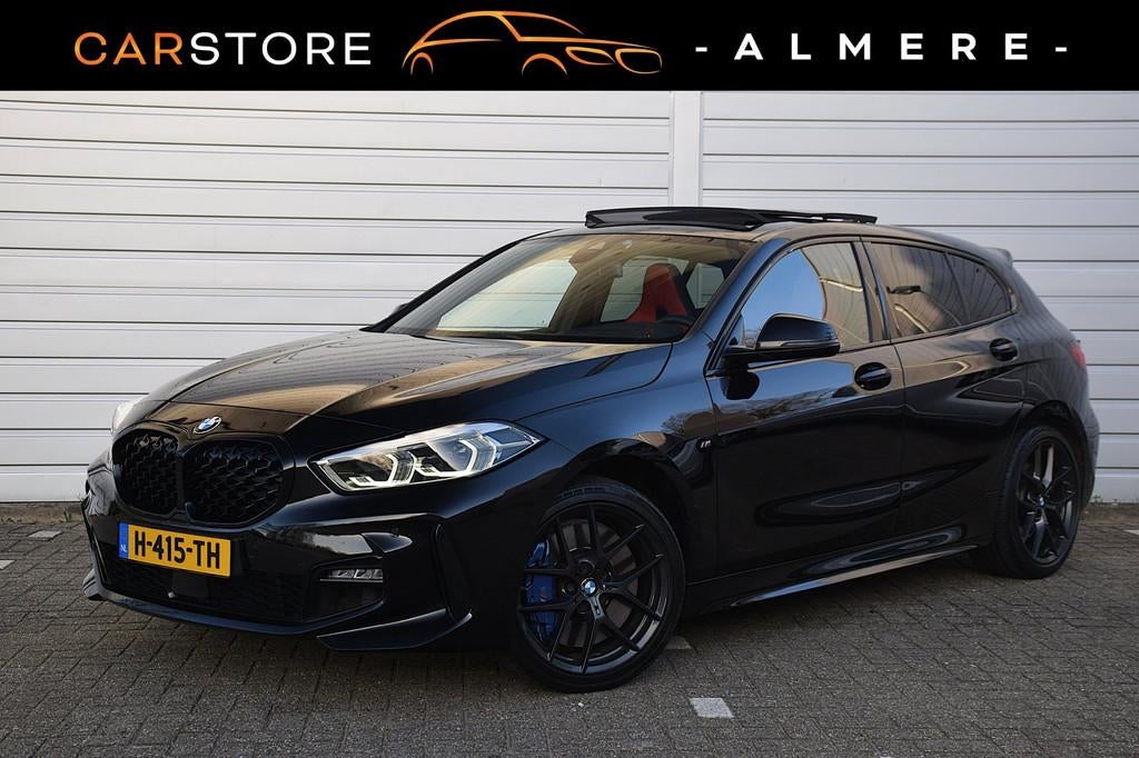BMW 1-serie 118i High Executive Edition*1e eig*M-Pakket*Pano, Auto's, BMW, Gebruikt, Zwart, 3 cilinders, 695 kg