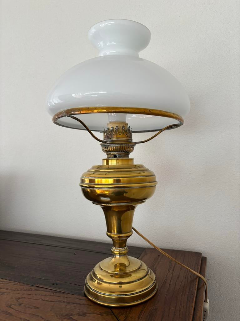 Klassieke olie- of petroleumlamp, nu elektrisch, Antiek en Kunst, Antiek | Lampen, Ophalen