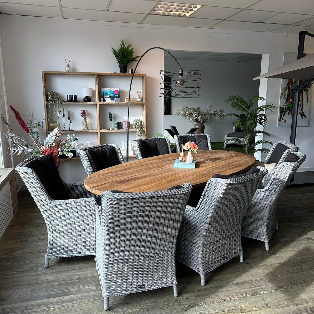 Tuinset ovale Teak tafel 240 x 120 cm + 8 wicker tuinstoelen, ., Teakhout, Ophalen of Verzenden, Zo goed als nieuw