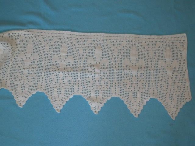 Vintage handgehaakt katoenen gordijn mt Franse lelies 280 cm, Ophalen of Verzenden