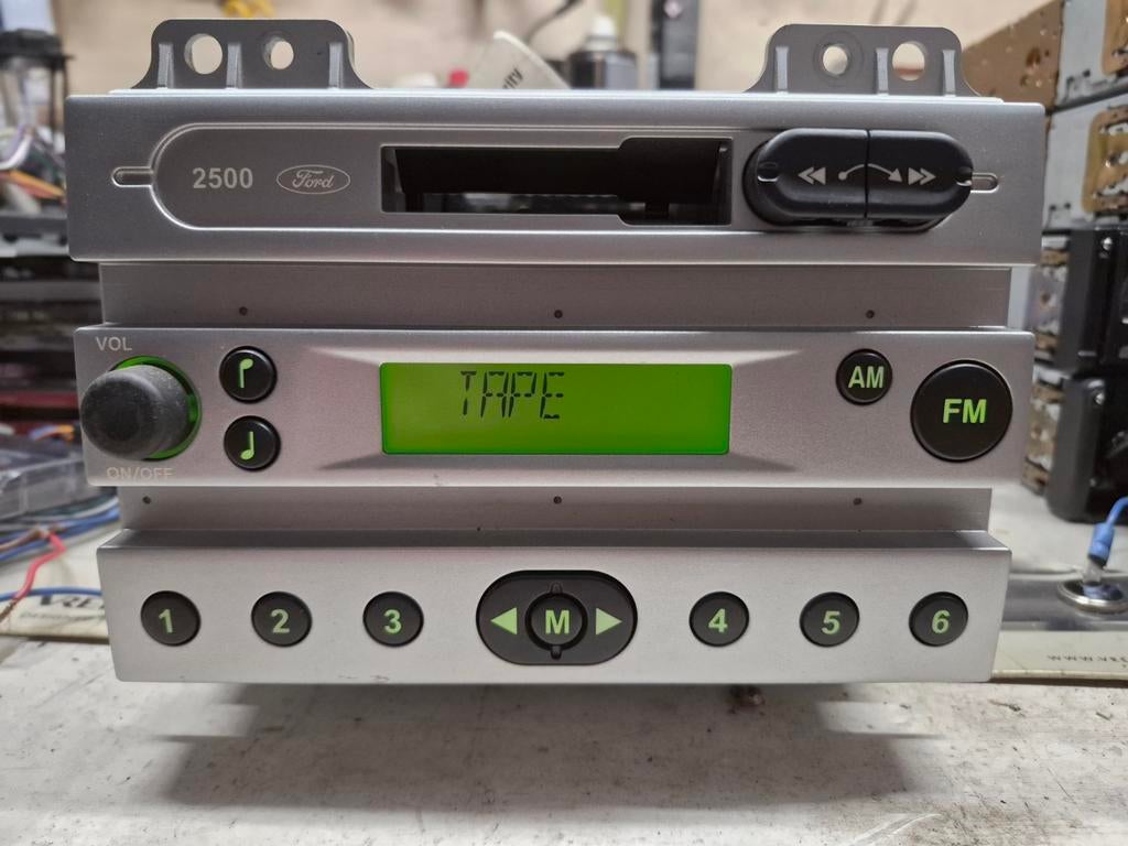 Ford 2500 radio cassette, Ophalen of Verzenden, Audio