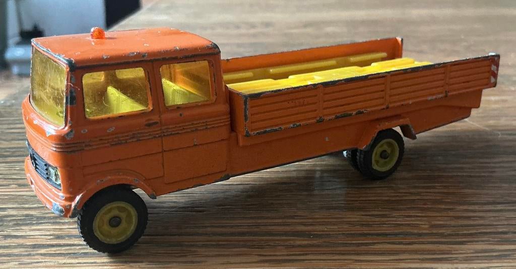 Oude Siku V 319 Mercedes Benz LP608 Wegenwacht Auto Bus, Ophalen of Verzenden, Gebruikt, Bus of Vrachtwagen