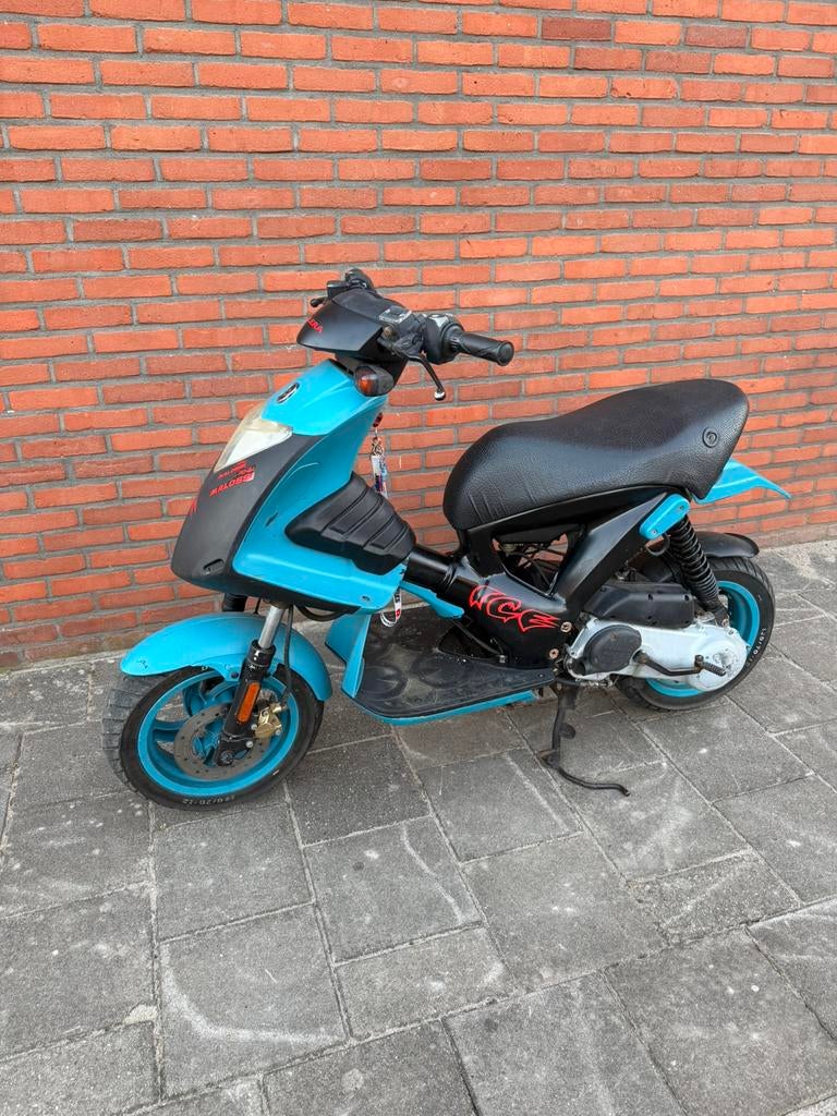 Gilera ice 70 cc 2 t leovince terugloop netjes uniek !!, Fietsen en Brommers, Scooters | Piaggio, Ophalen, Tweetakt, Overige modellen