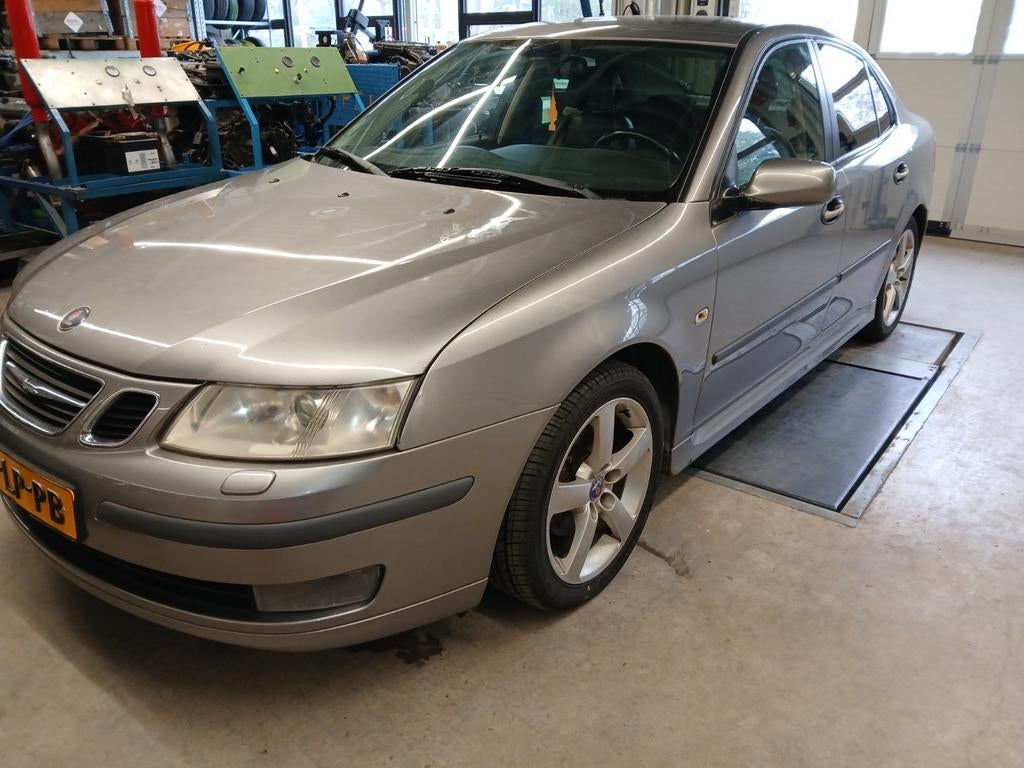Nette Saab 9.3 sportsedan met APK, Voorwielaandrijving, Zwart, 4 cilinders, Leder