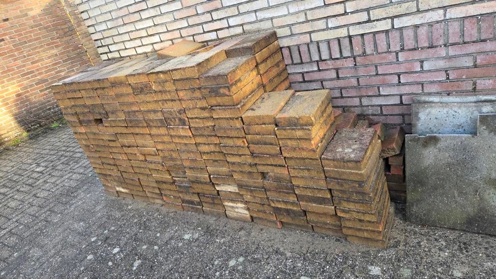 Tegels voor in tuin, ongeveer 20- 25m2. Gratis!, Ophalen, Gebruikt