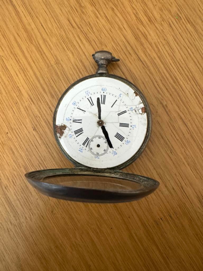 Antiek Zakhorloge - Zilverkleurig met Gravering, Sieraden, Tassen en Uiterlijk, Horloges | Antiek, Overige merken, Zakhorloge