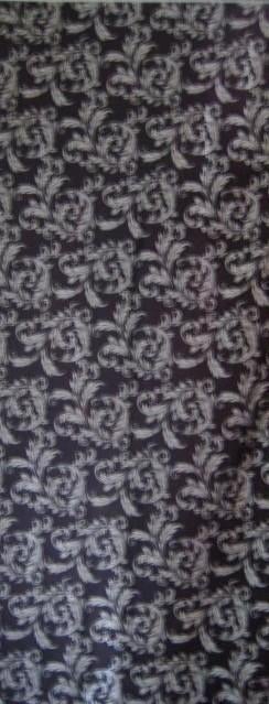 2 SFEERVOLLE GORDIJNEN ZWART MET ZILVERGRIJS BLAD DESSIN, Huis en Inrichting, Stoffering | Gordijnen en Lamellen, 200 cm of meer