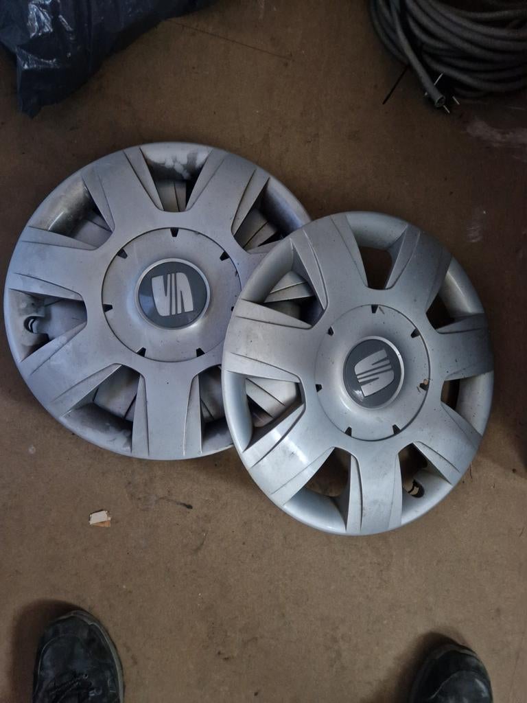 Wieldoppen Seat Leon 15 inch (set van 2), Auto diversen, Wieldoppen, Ophalen of Verzenden, Gebruikt