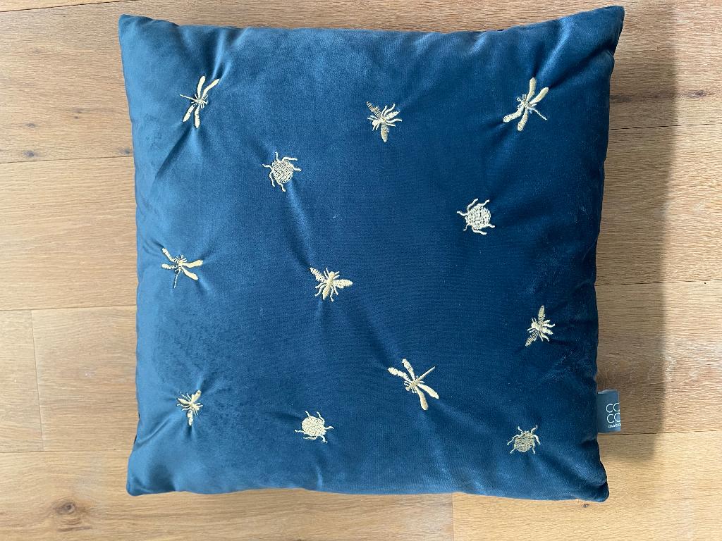 Sierkussen in velvet blauwe stof van Eijerkamp, Huis en Inrichting, Ophalen of Verzenden, Zo goed als nieuw, Blauw, Vierkant