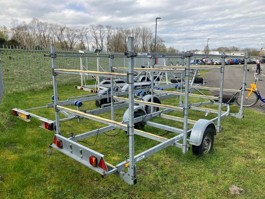 Kalf trailer voor 6 optimisten, Ophalen, Minder dan 1500 kg, Gebruikt, Open zeilboottrailer