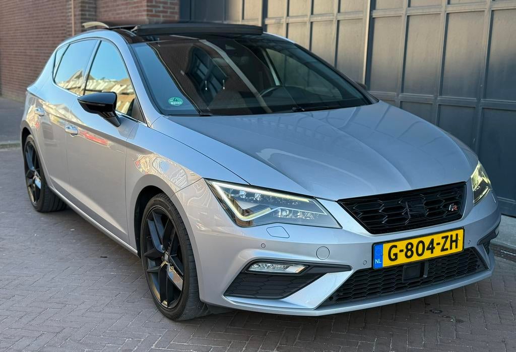 Seat Leon FR 2.0 TDI 150PK DSG 2018 Grijs Pano, Keyless, DCC, Auto's, 4 cilinders, 150 pk, Leon, Leder en Stof