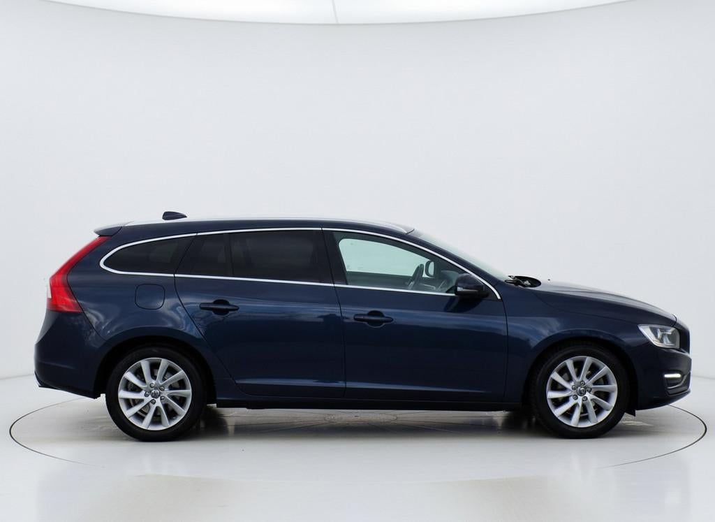 Volvo V60 2.0 D4 Summum|Cruise|Navi|Trekhaak|PDC|Stoelverw., 1502 kg, Euro 6, 4 cilinders, Blauw