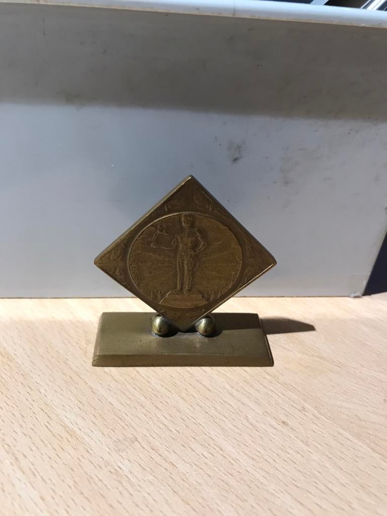 Nationale Minerva atletiekwedstrijd 1941 beeldje, Ophalen of Verzenden