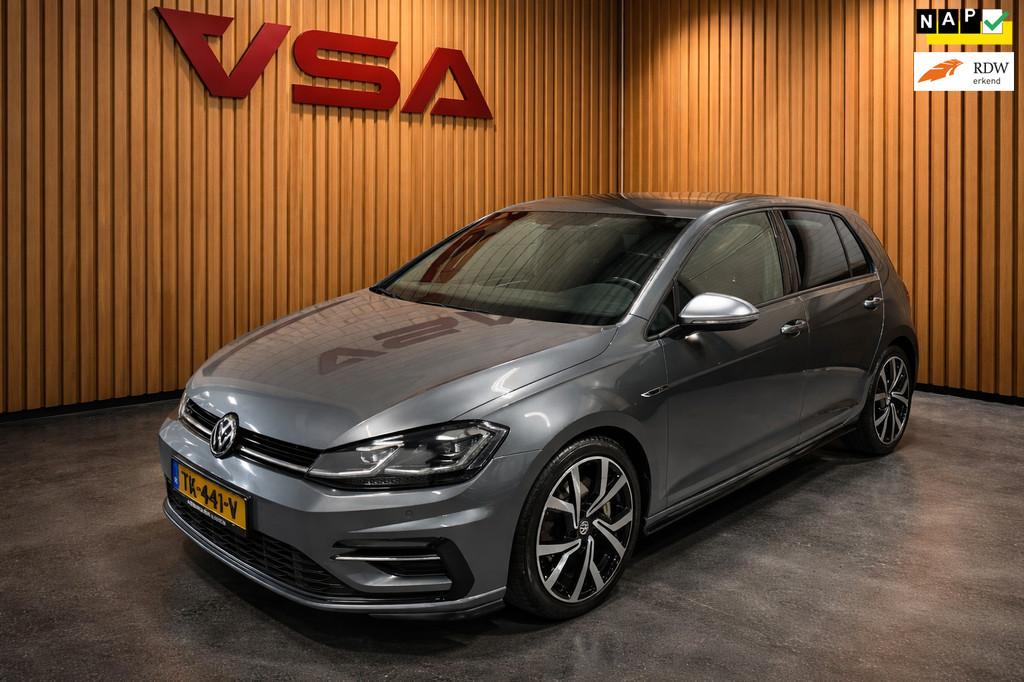 Volkswagen Golf 1.0 TSI Highline Business R|Virtual|Adaptive, Voorwielaandrijving, Stof, Gebruikt, Met garantie (alle)