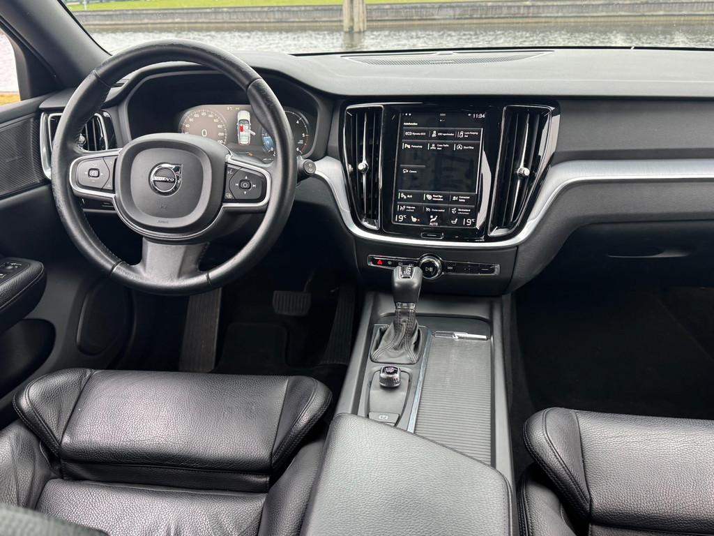 Volvo V60 2.0 D4 190PK Momentum Leder LED Camera Nw Model, Auto's, Volvo, Gebruikt, Euro 6, Diesel, 22 km/l