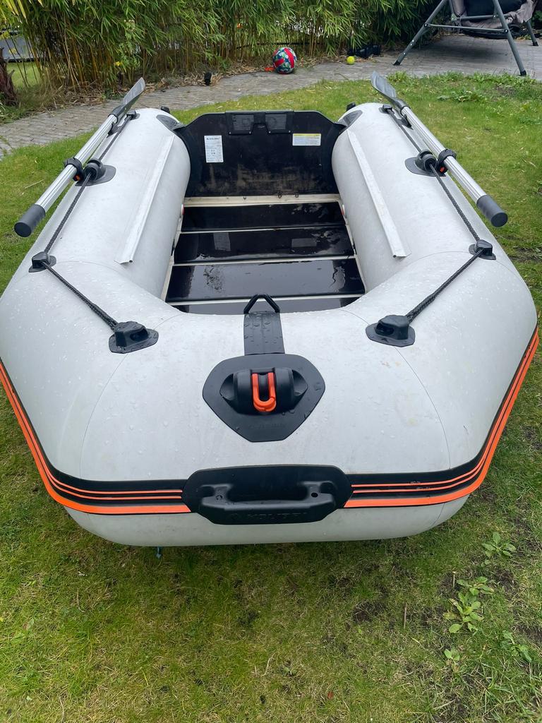 Kolibri KM-260 rubberboot met roeispanen en tas, Watersport en Boten, Gebruikt, Overige brandstoffen, Minder dan 70 pk, Overige materialen