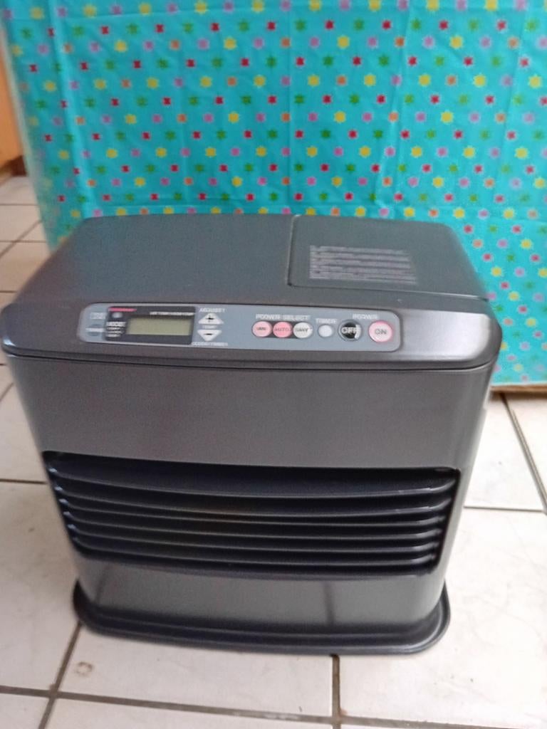 TOSAI SRE 4602 petroleumkachel, Huis en Inrichting, Kachels, Ophalen, Zo goed als nieuw, Overige brandstoffen, Petroleumkachel