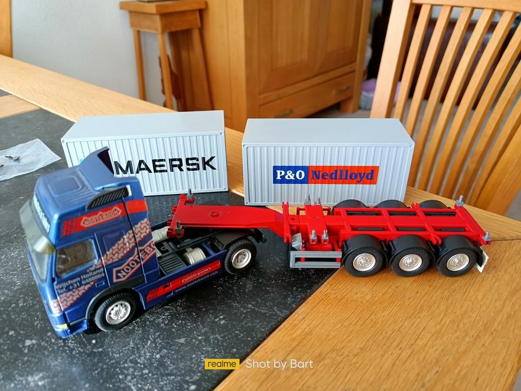 VOLVO FH16 NOOTEBOOM EN MULTI CHASSIS CONRAD, Ophalen of Verzenden, Zo goed als nieuw, Bus of Vrachtwagen, Conrad