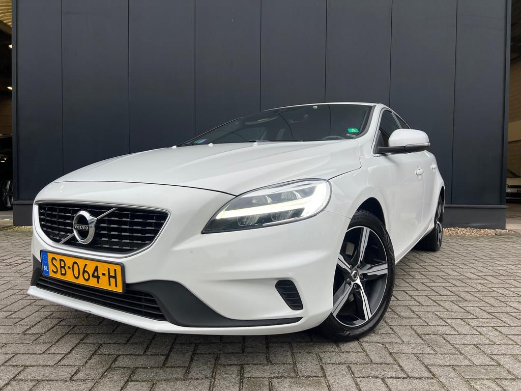 Volvo V40 2.0 T4 R-Design Sport '18 Leder/NaviTrekh/ZrMooi!, Auto's, Volvo, Voorwielaandrijving, Gebruikt, Wit, Bedrijf