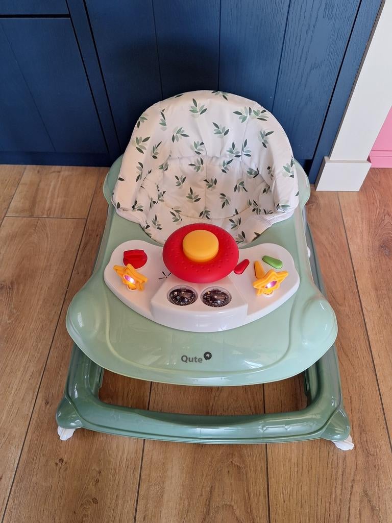 Qute Loopstoel - Groen met speelblad, Ophalen of Verzenden, Nieuw, Jongen of Meisje