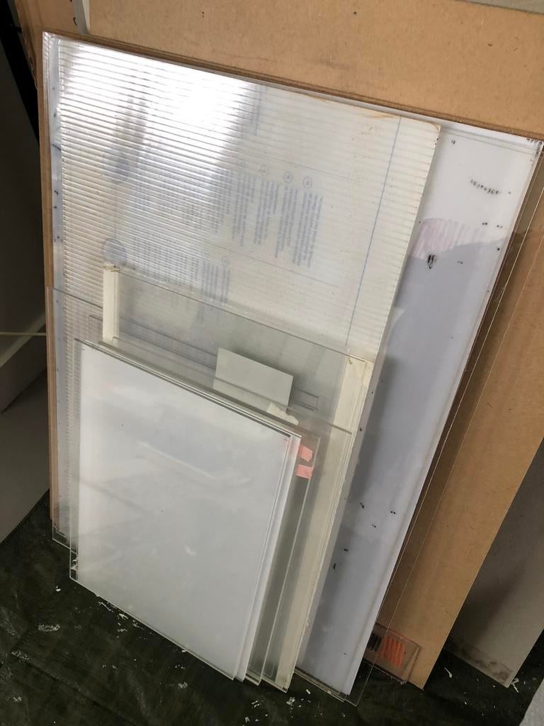 Gratis af te halen, stukken plexiglas van 28-50 cm, Ophalen, Gebruikt