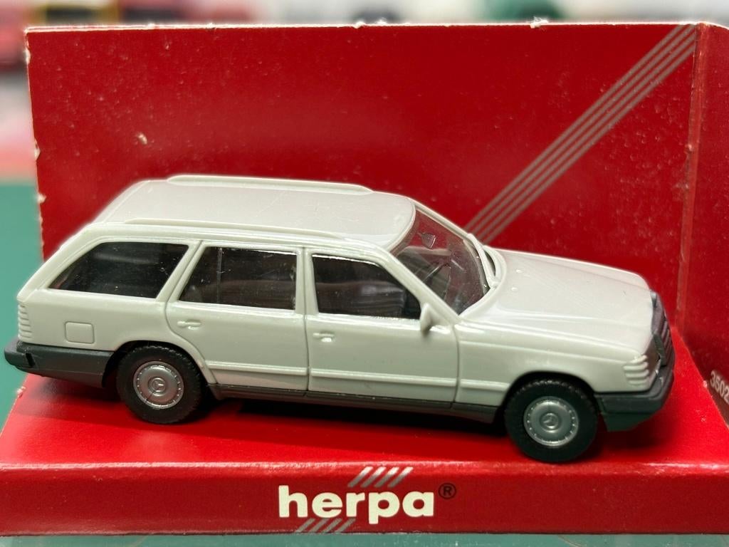 Herpa Mercedes Benz 300TE  IMG7152/3, Ophalen of Verzenden, Zo goed als nieuw, Auto, Herpa