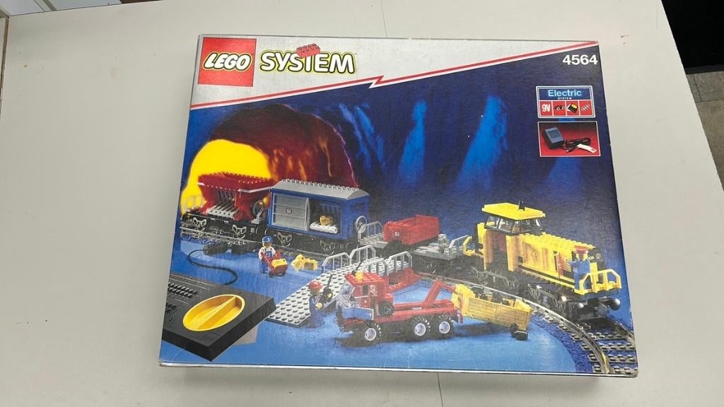 SB2515 Lego trein 4564 in nieuw staat - doos + inlay + boekj, Kinderen en Baby's, Speelgoed | Duplo en Lego, Ophalen of Verzenden