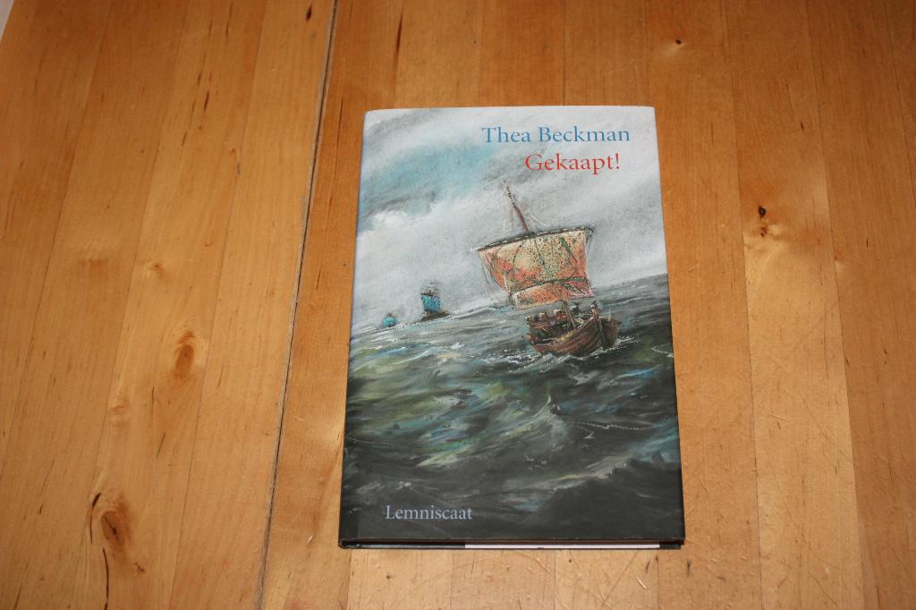 Gekaapt! Thea Beckman jeugdboek hardcover, Boeken, Ophalen of Verzenden, Gelezen, Thea Beckman, Fictie