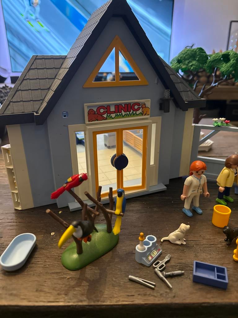Playmobil Dierenkliniek met uitbreiding, Ophalen of Verzenden, Zo goed als nieuw, Complete set