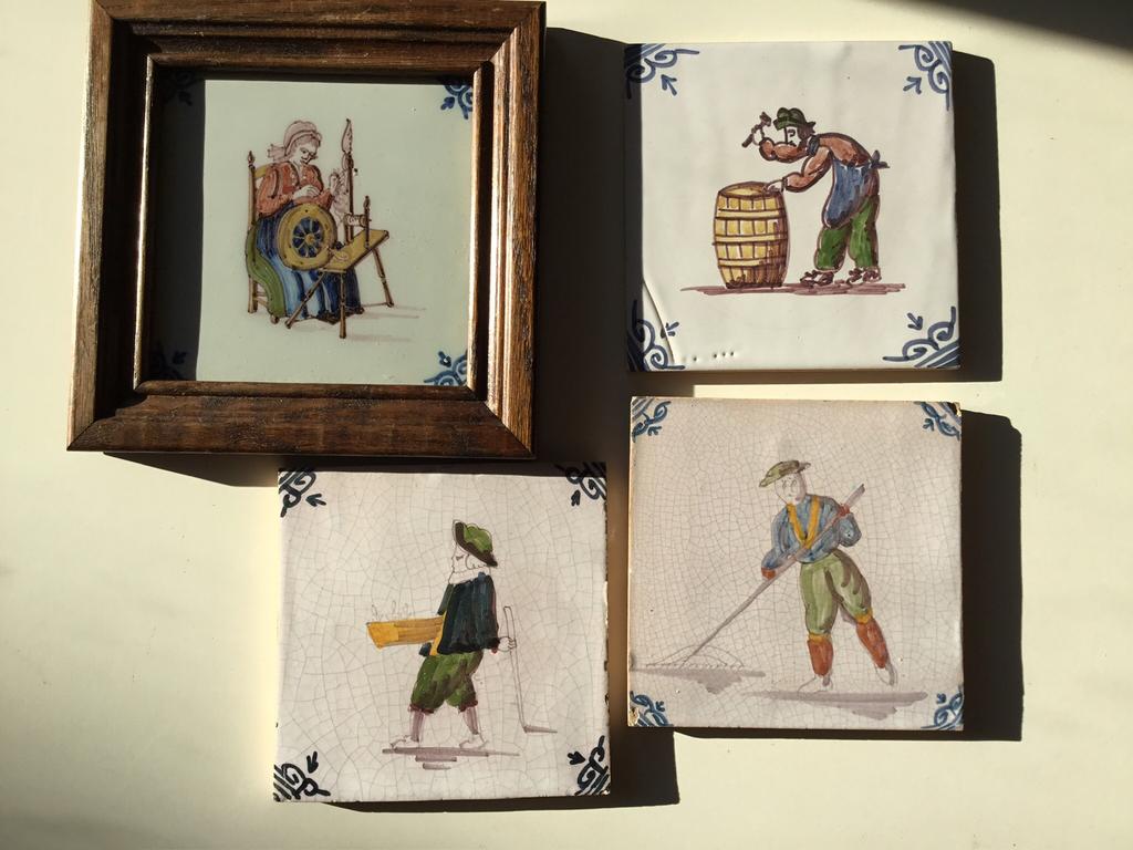 4 oude beroepen tegels ( in Hilversum ), Antiek en Kunst, Ophalen of Verzenden