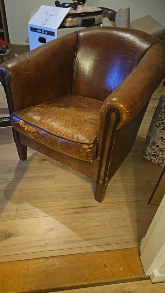 Lederen stoel. Leren stoel, Ophalen, Gebruikt, 75 tot 100 cm, 50 tot 75 cm
