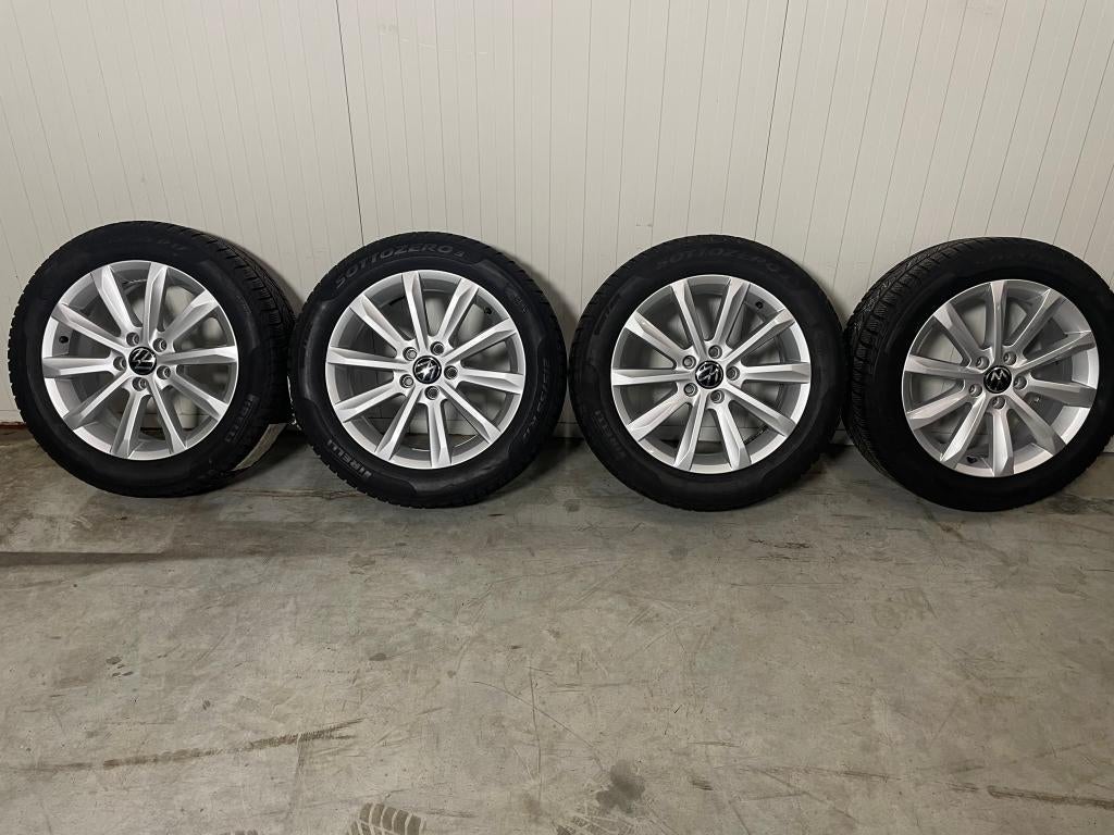 Volkswagen Passat 17 inch LM velgen met winterbanden, Auto-onderdelen, Banden en Velgen, Ophalen, Velg(en), 17 inch, Winterbanden