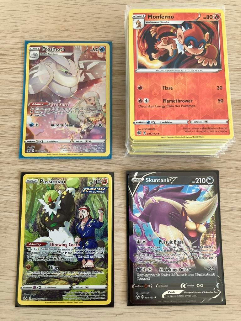 KADO TIP Set van 100 verschillende originele Pokemon kaarten, Ophalen of Verzenden, Zo goed als nieuw, Meerdere kaarten, Foil