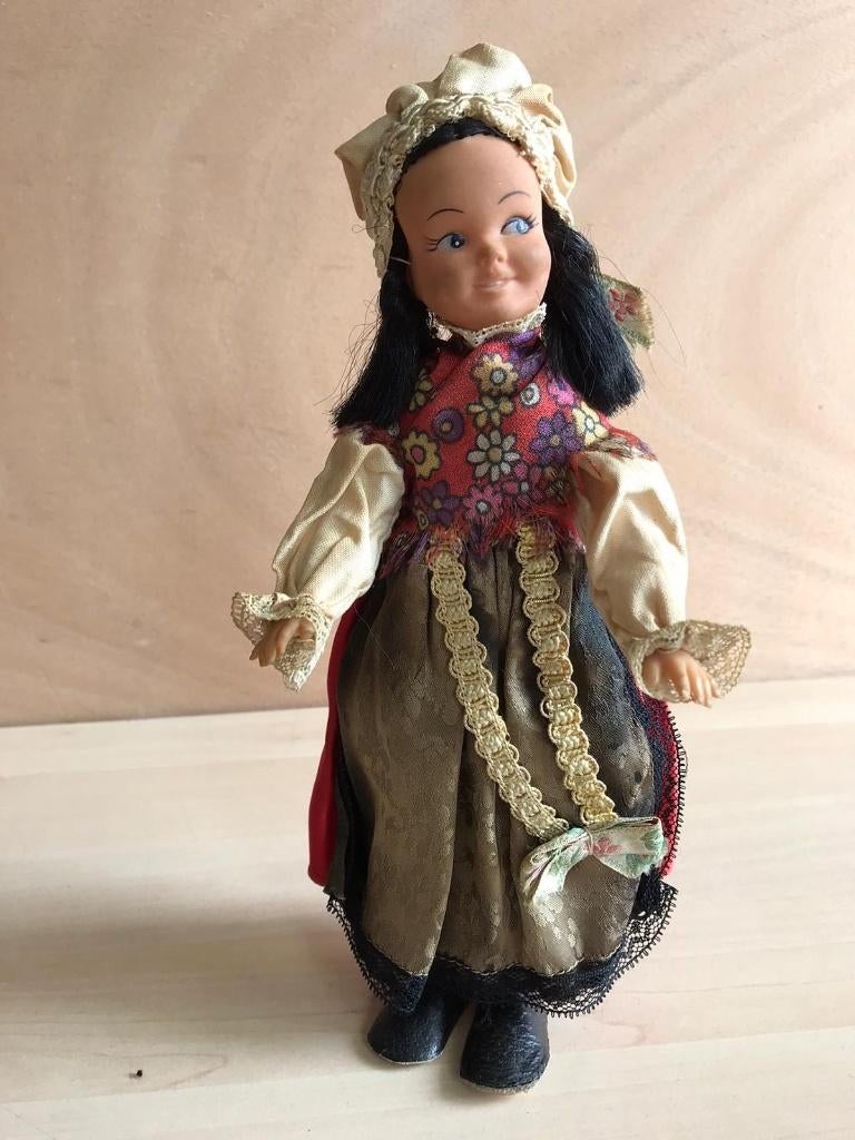 Oud klein Popje Pop 22 cm, Verzamelen, Poppen, Ophalen of Verzenden, Gebruikt, Pop