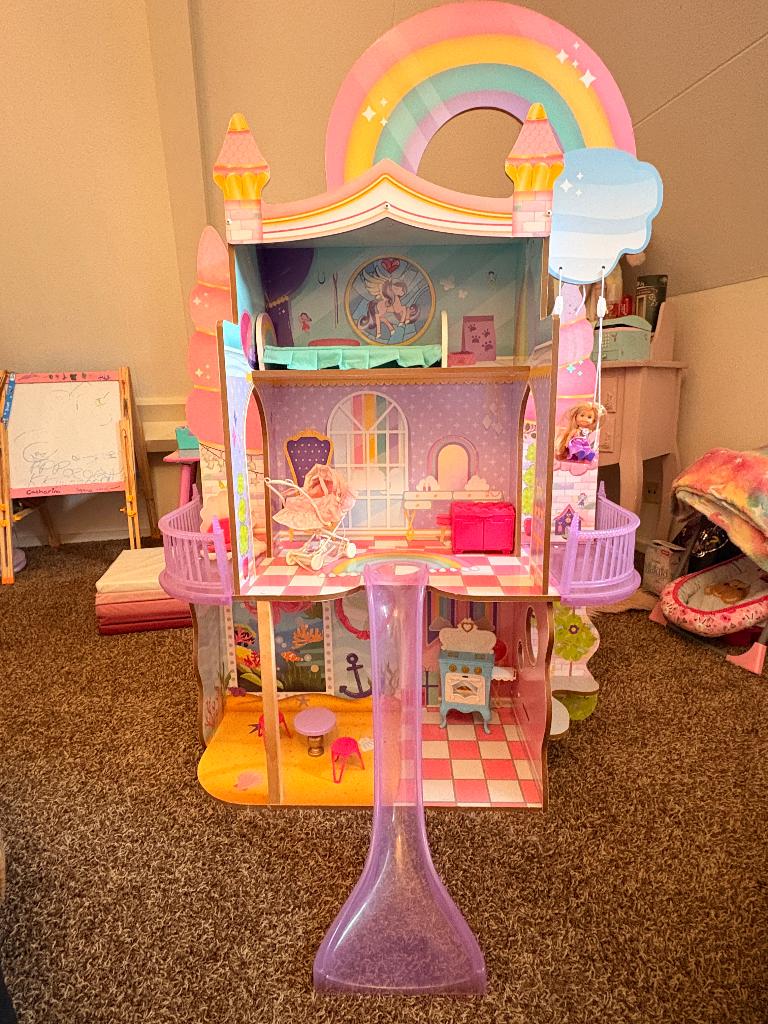 Barbie huis + Gratis Paardenstal, Ophalen, Zo goed als nieuw, Poppenhuis