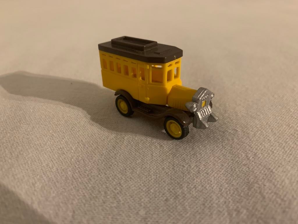 Ferrero Verrassingsei Auto, Ophalen of Verzenden, Zo goed als nieuw