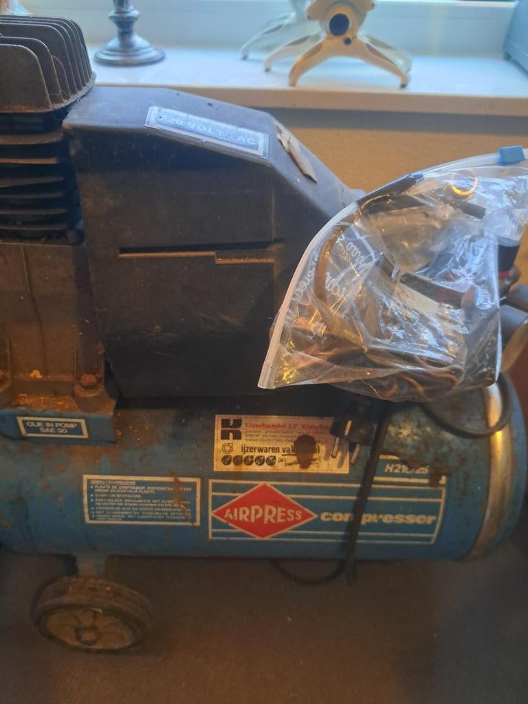 Airpress Compressor 25L - Defect Afslagventiel, Ophalen, Nieuw