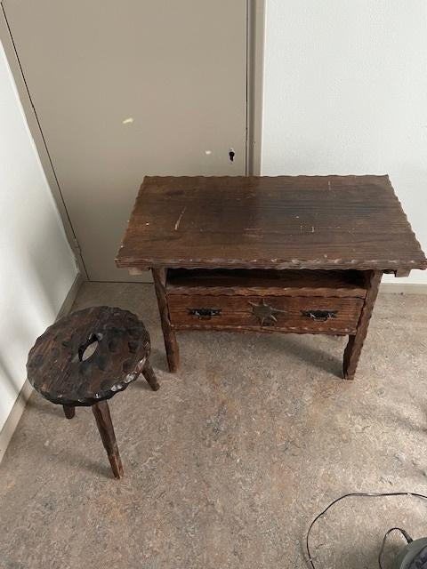 antiek Spaans kastje / bankje met tafeltje, Ophalen