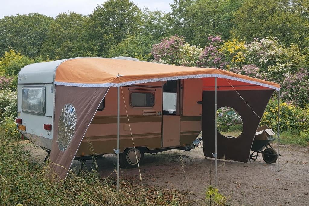 Eifelland opgeknapte vintage caravan, nieuwe retro luifel, Caravans en Kamperen, Duitsland, Knaus, Bedrijf, Treinzit