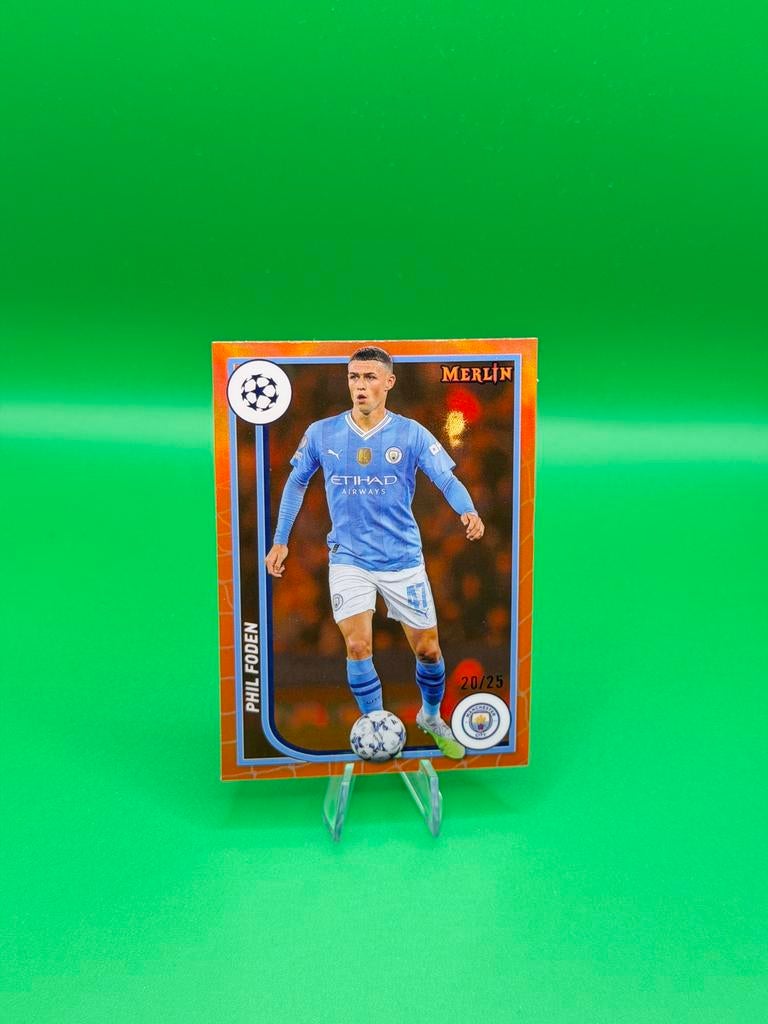 2023-24 Topps Chrome Merlin Phil Foden 20/25 #74, Ophalen of Verzenden, Zo goed als nieuw, Plaatje