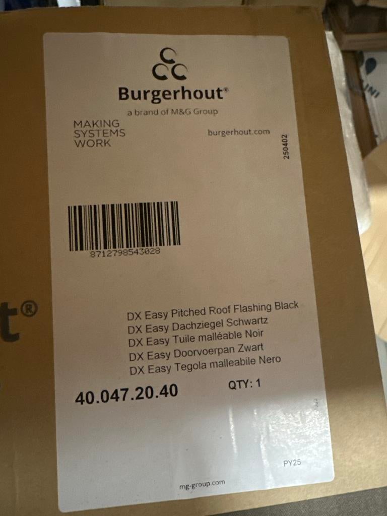 Burgerhout Dakdoorvoer Zwart met pijp. Cv en Mv- Nieuw, Zwart, Nieuw, Ophalen of Verzenden, Minder dan 5 m²