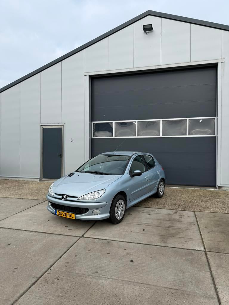 Peugeot 206 1.4 5D 2008 Grijs, Auto's, Voorwielaandrijving, Stof, Origineel Nederlands, Bedrijf